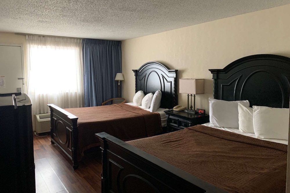 Travelodge by Wyndham Gaylord 23/46