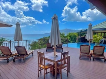Treasure Cove Hotel 47/58
