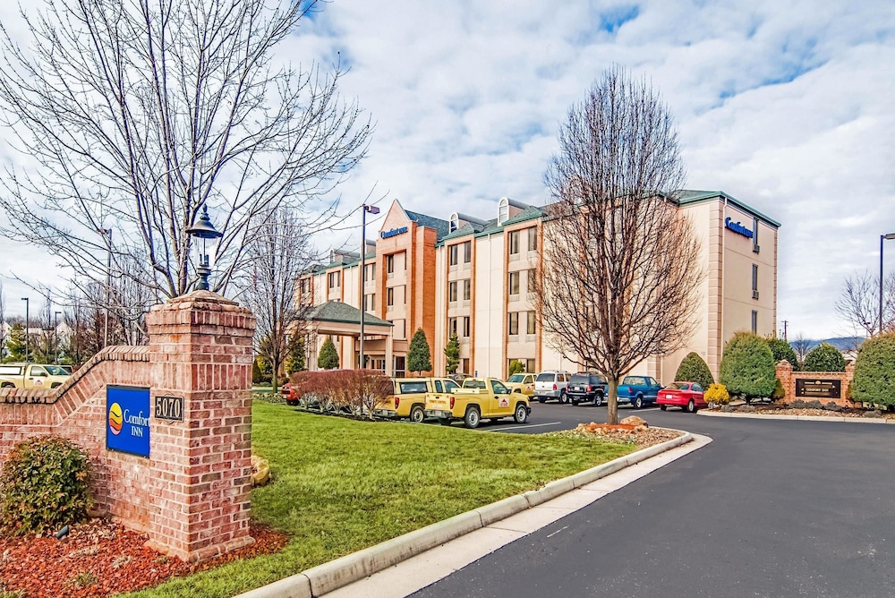Comfort Inn Airport Roanoke VA 49/53