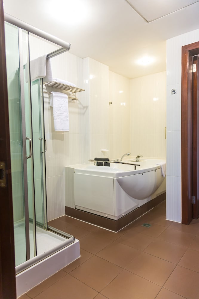 Best Western Premier Accra Airport Hotel 15/36