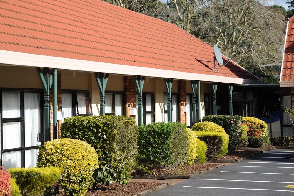 TUDOR COURT MOTOR LODGE 9/70