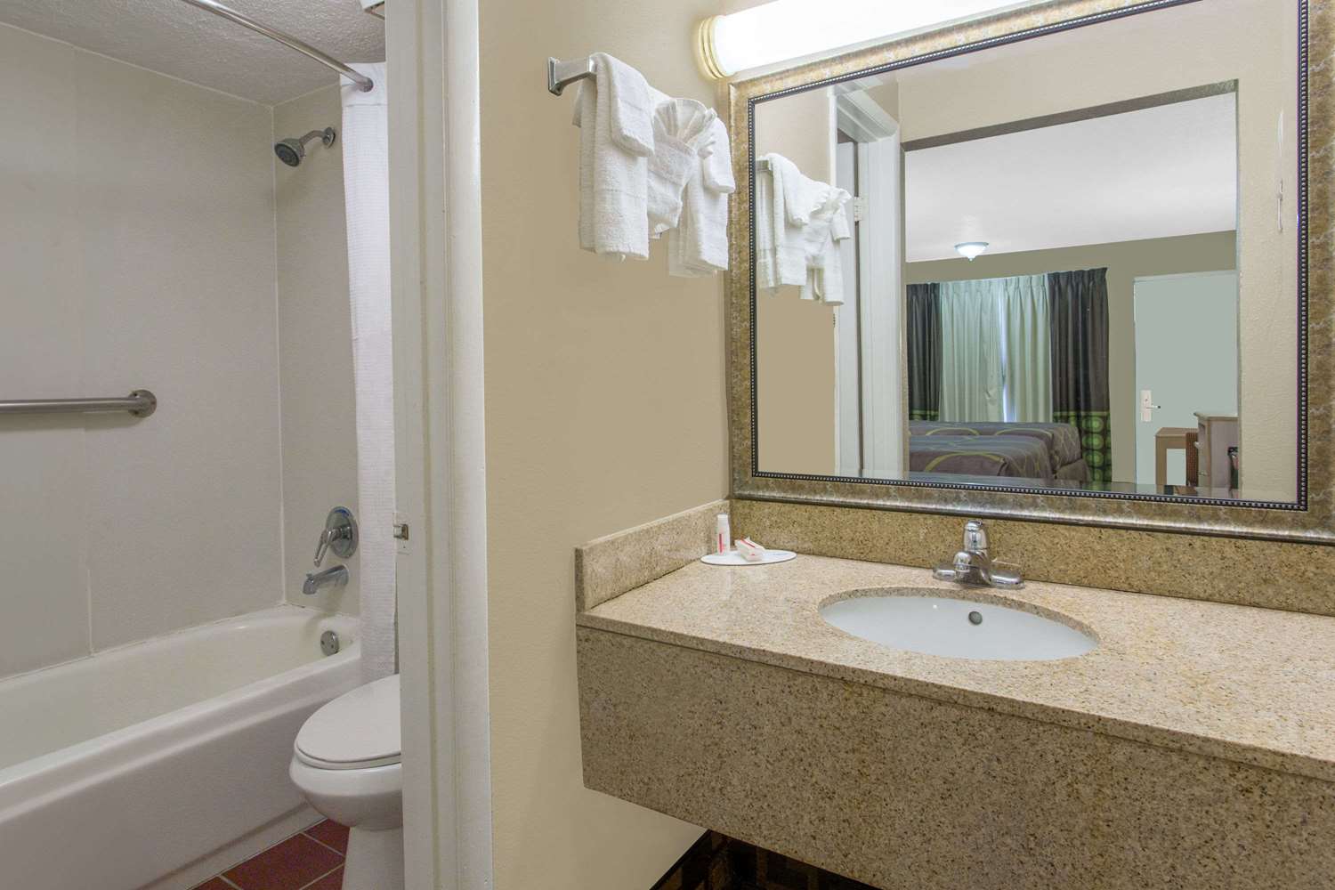 Super 8 By Wyndham Antioch/Nashville South East 10/12