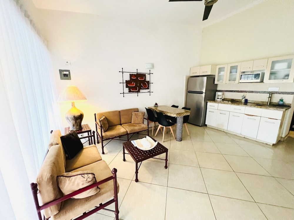 Los Picos Hotel & Suites Bucerias 30/50