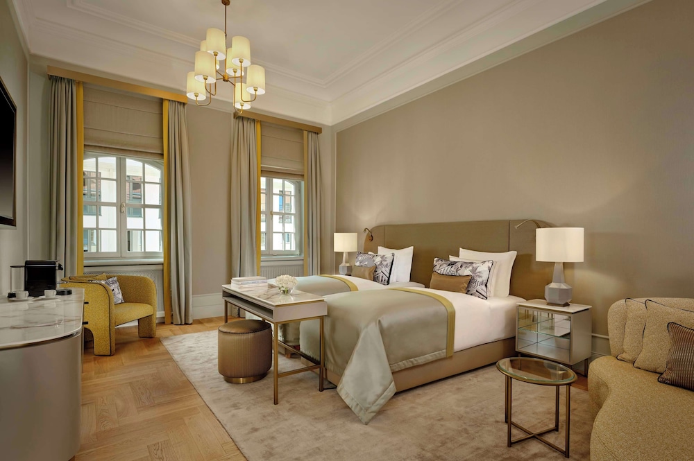 Grand, Palais, King Bed