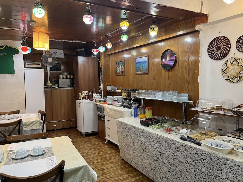 Istanbul Paris Hotel And Hostel 58/74