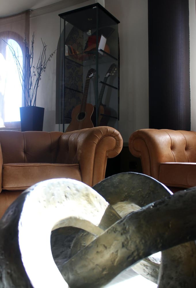Hotel Reyes Ziries 37/63
