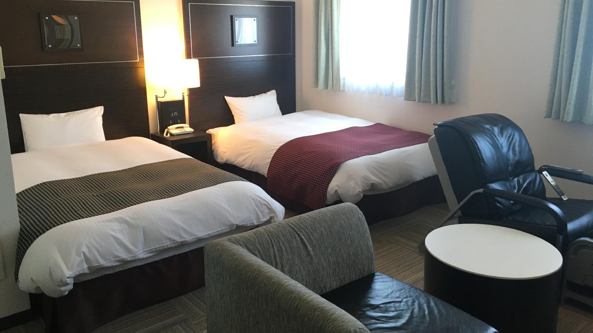 Deluxe, Twin Beds