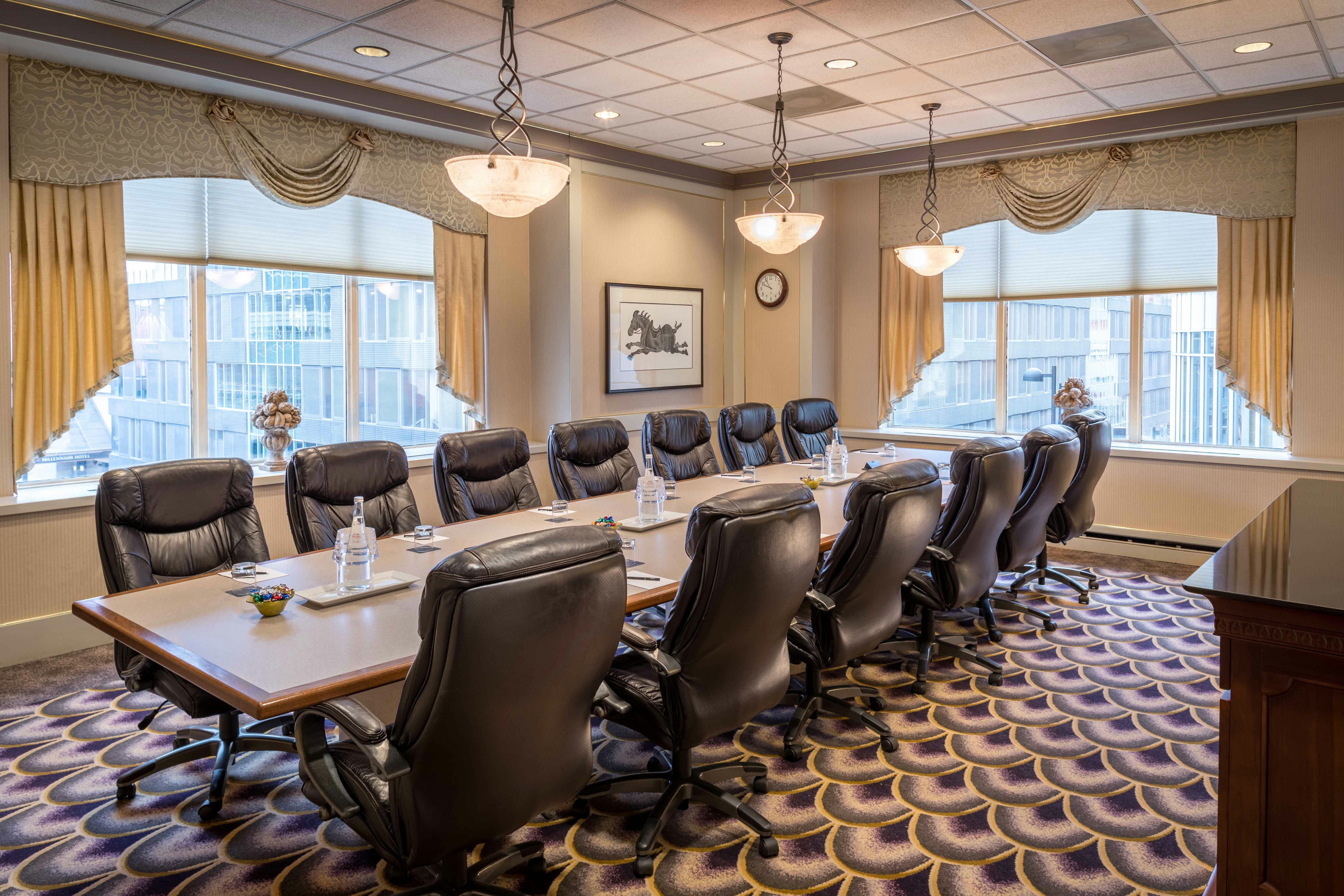 Hilton Cincinnati Netherland Plaza 57/62