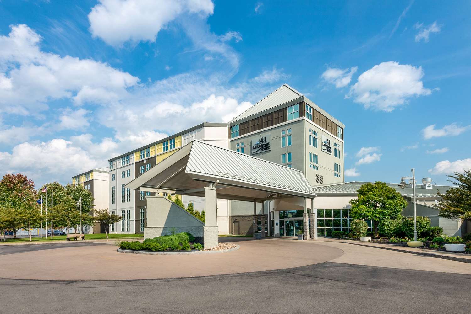 41 Lakefront Hotel, Trademark Collection by Wyndham 4/50