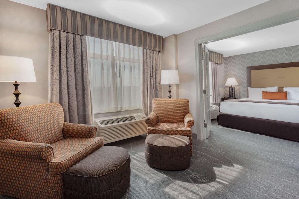 Wingate By Wyndham Tinley Park 23/48