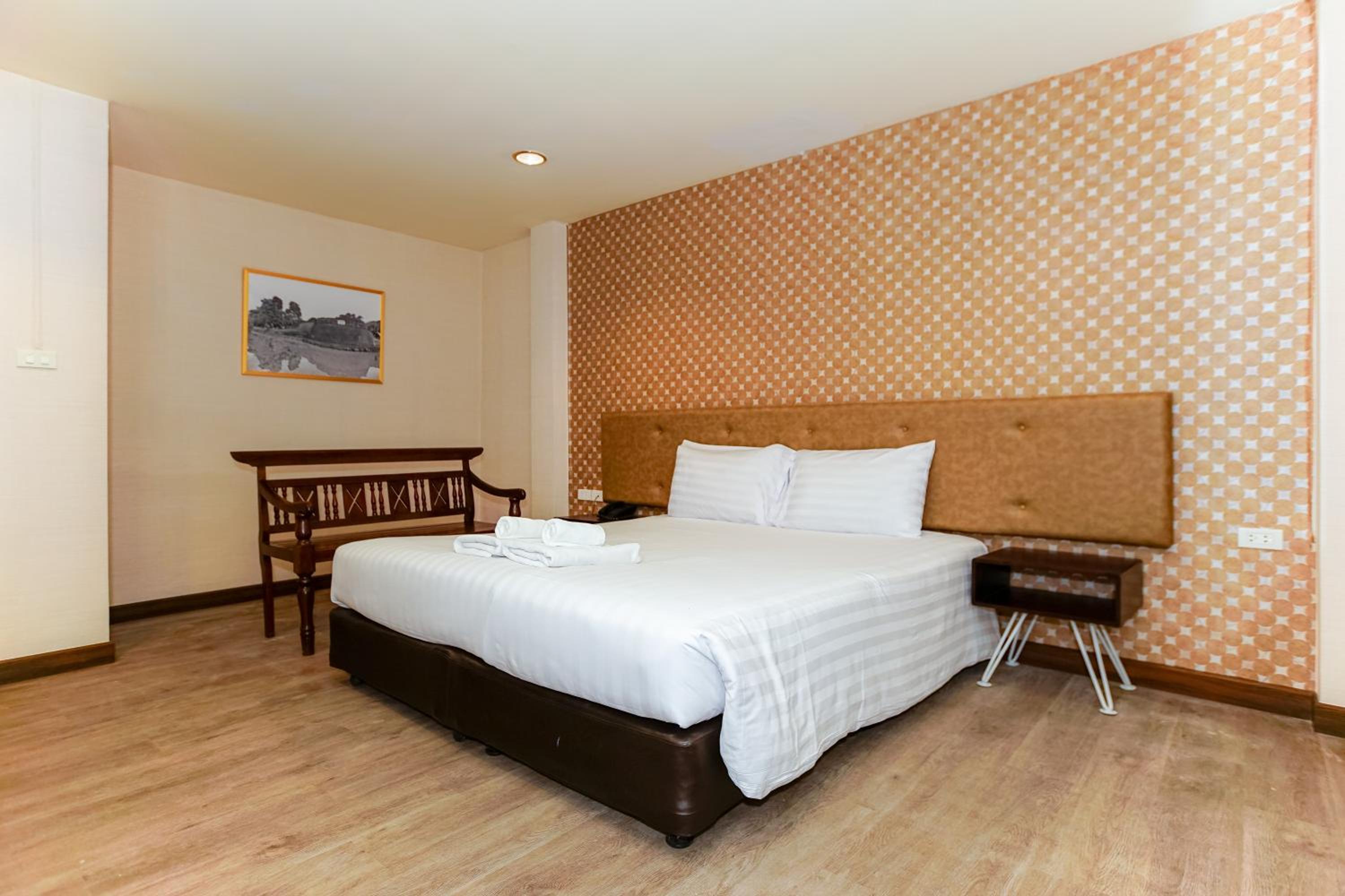 Standard, Double or Twin Bed, No Window