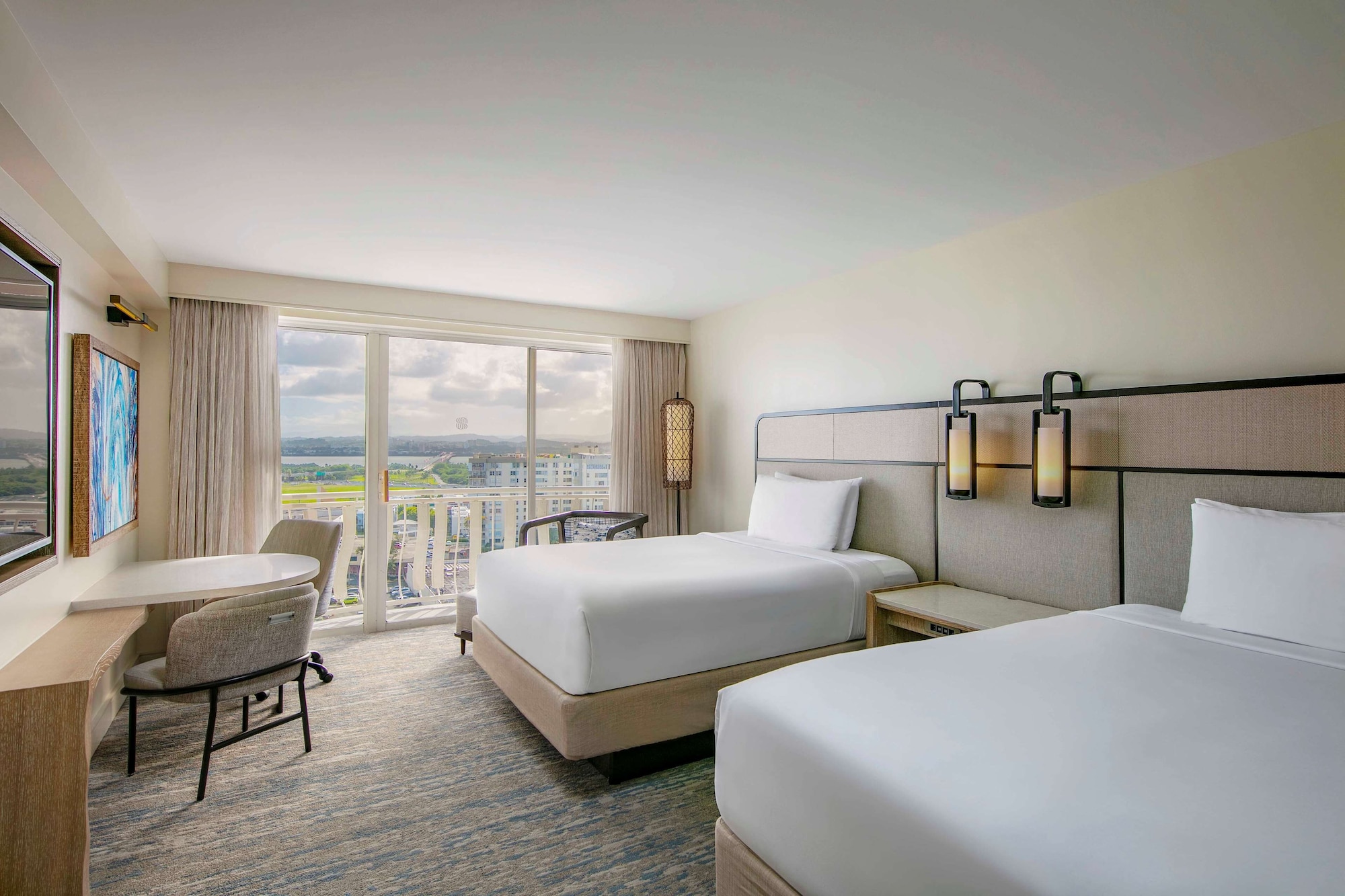 DELUXE, 2 QUEEN BEDS, CITY VIEW