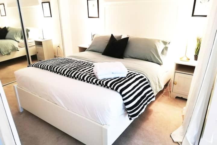 Stylish Downtown Toronto Residential Hotel 13/50