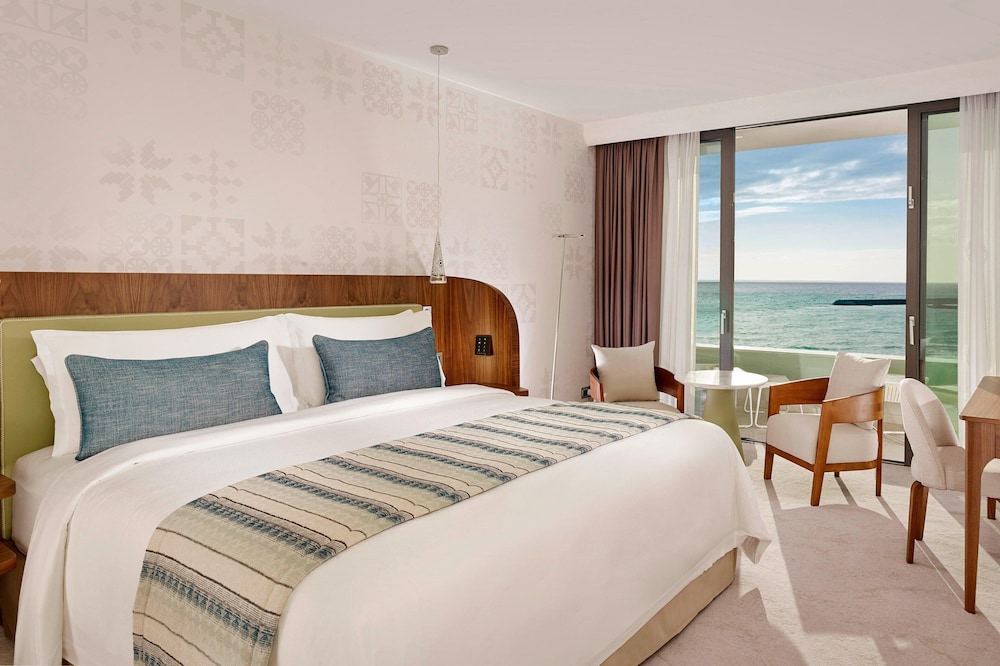 Superior Sea View - King bed: