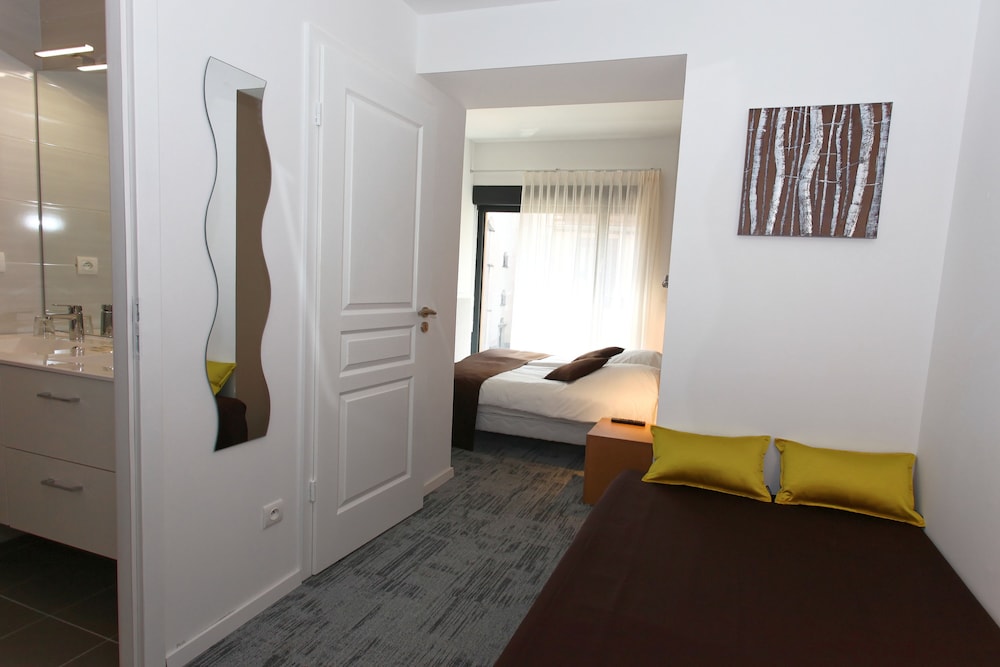 Hotel De L ill 26/41