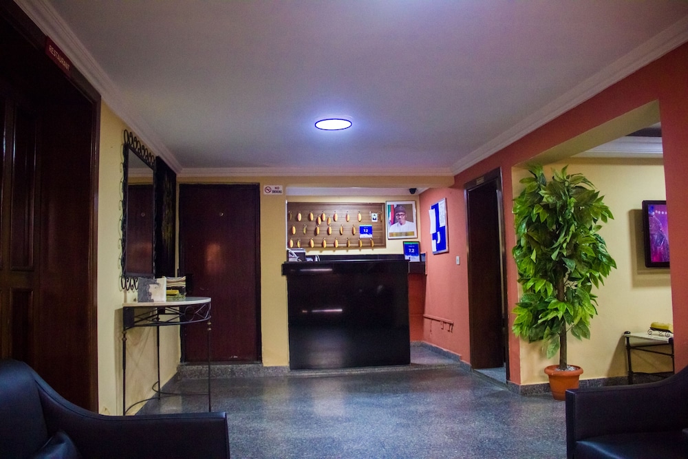 Lamia Inn 5/30