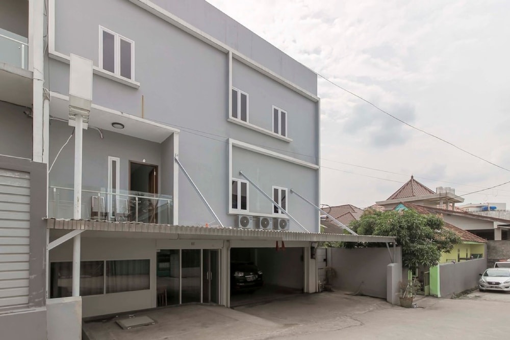 Reddoorz Near Siloam Hospital Palembang 1/56