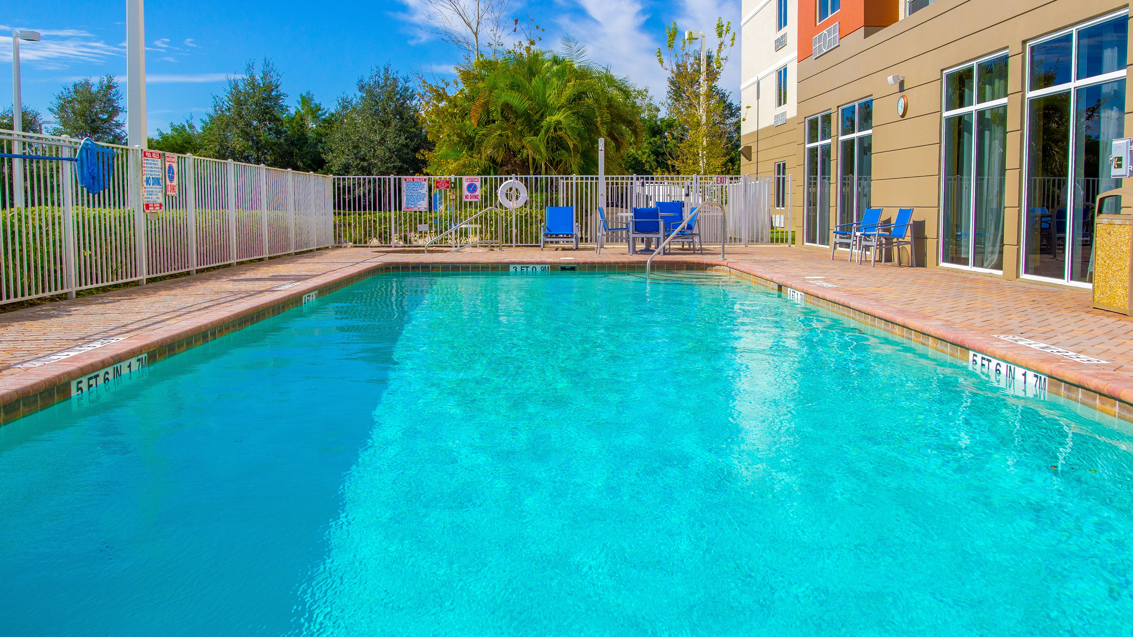 Holiday Inn Express Hotel And Suites Palm Bay 42/42