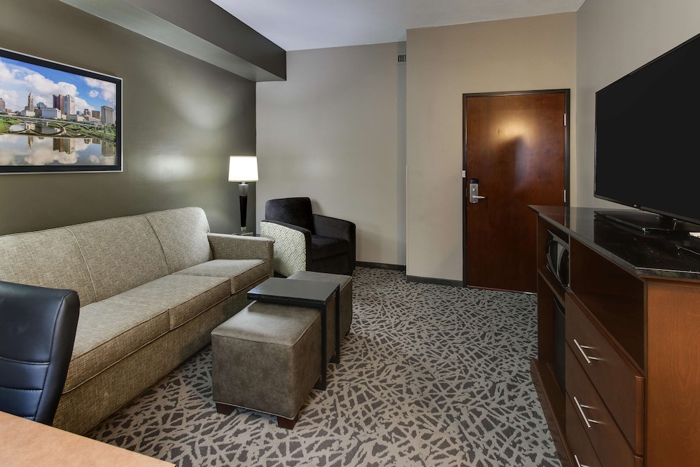Drury Inn & Suites Cleveland Beachwood 30/50