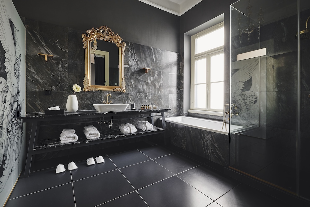 Signature, Suite, King Bed, Queen Bed, Bohemian Suites Athens 7/8