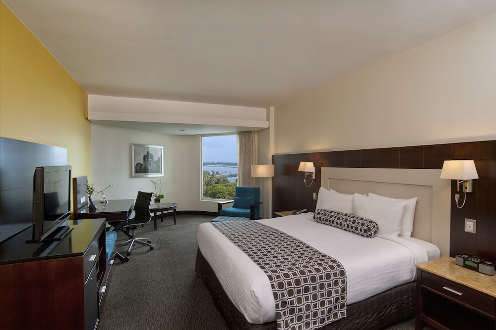 Crowne Plaza Santo Domingo (ex Intercontinental V Centenario Hotel) 17/71