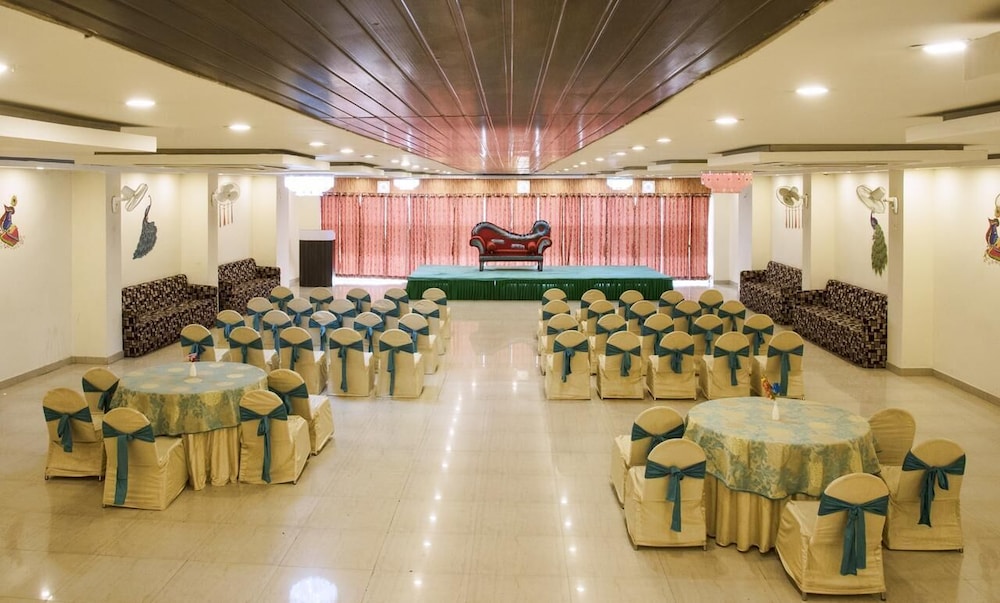 Spring Sky Mughalsarai By ShriGo Hotels 24/33