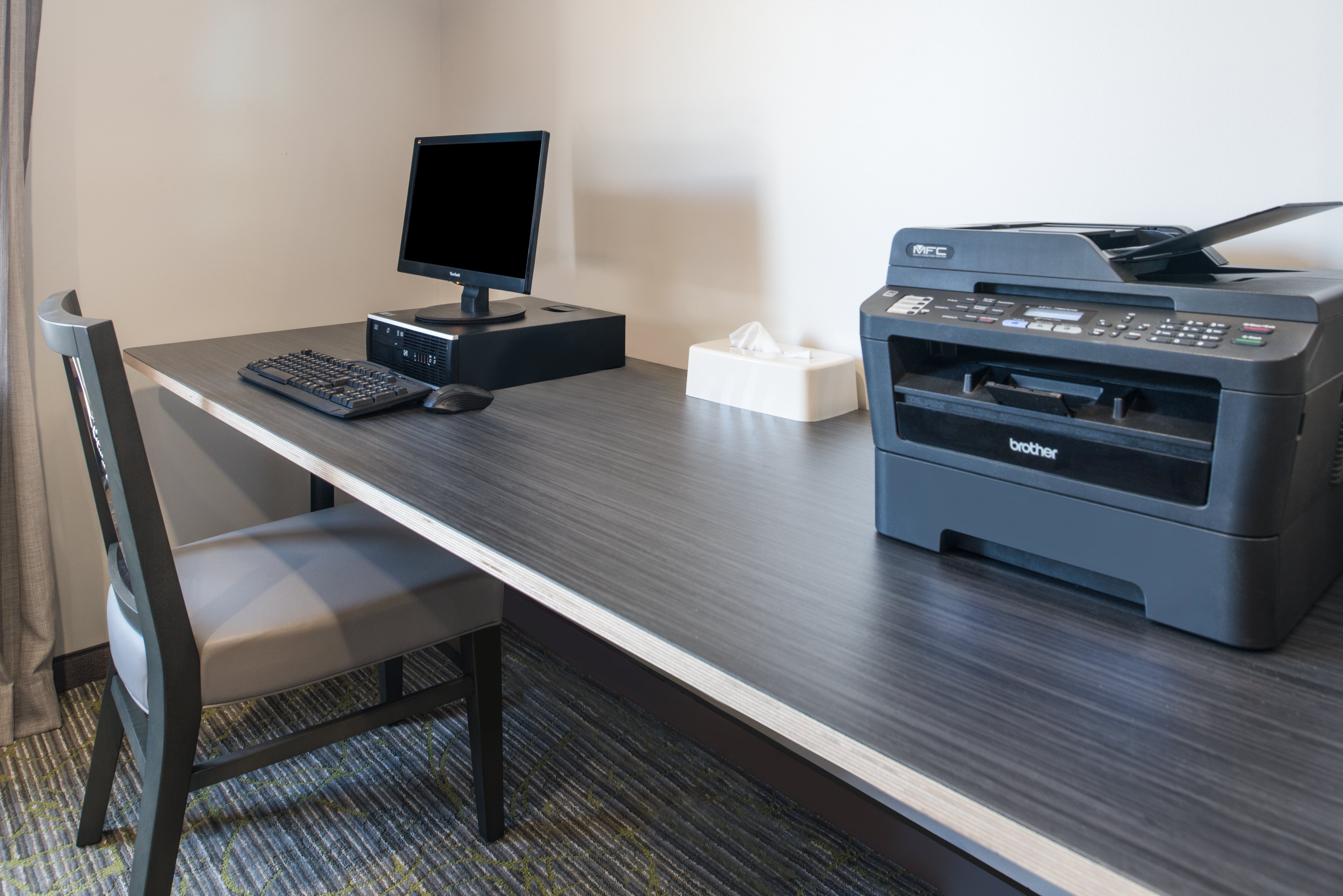Holiday Inn Express Hotel Suites Burlington 25/39