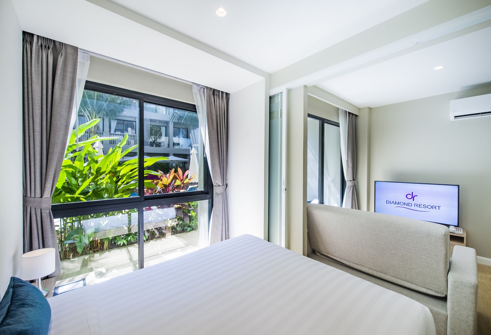 GRAND, DELUXE, SUITE, POOL TERRACE