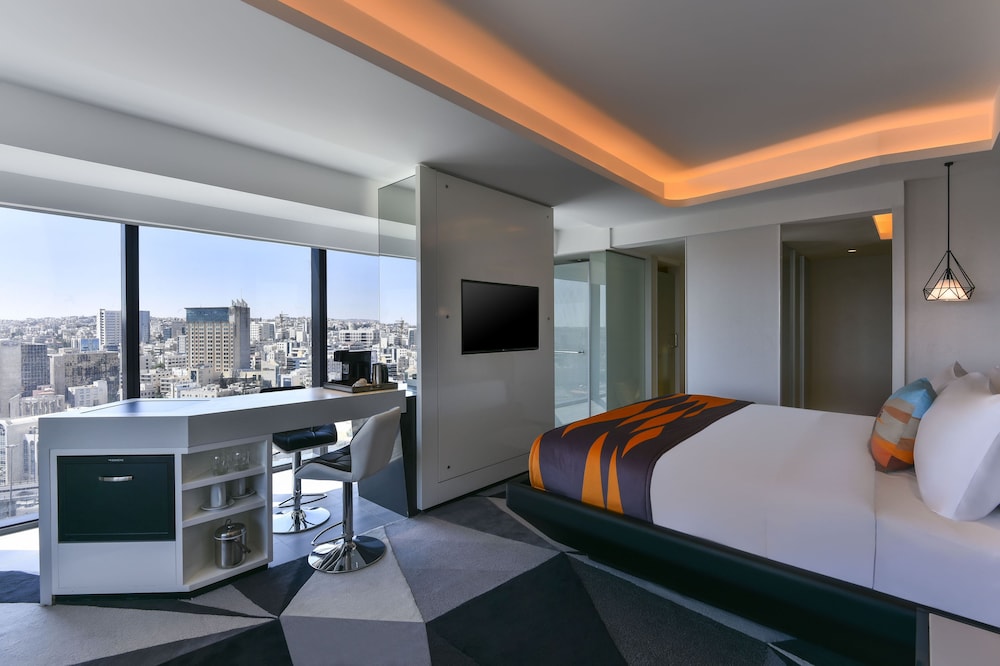 W Amman 23/83