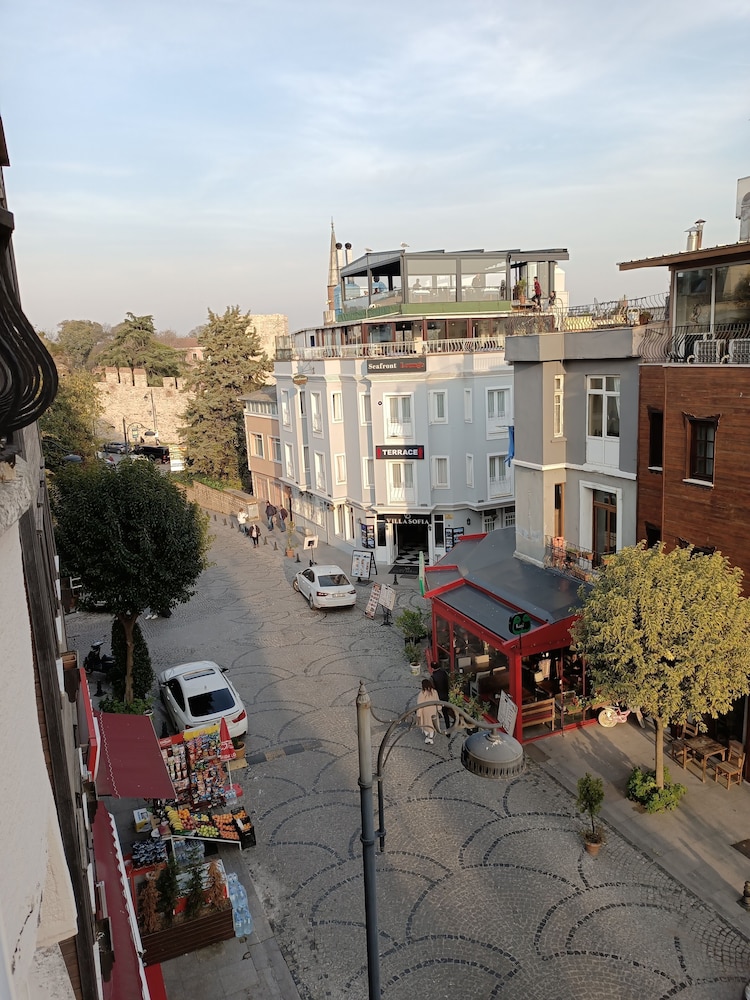 Istanbul Hotel & Guesthouse 42/50