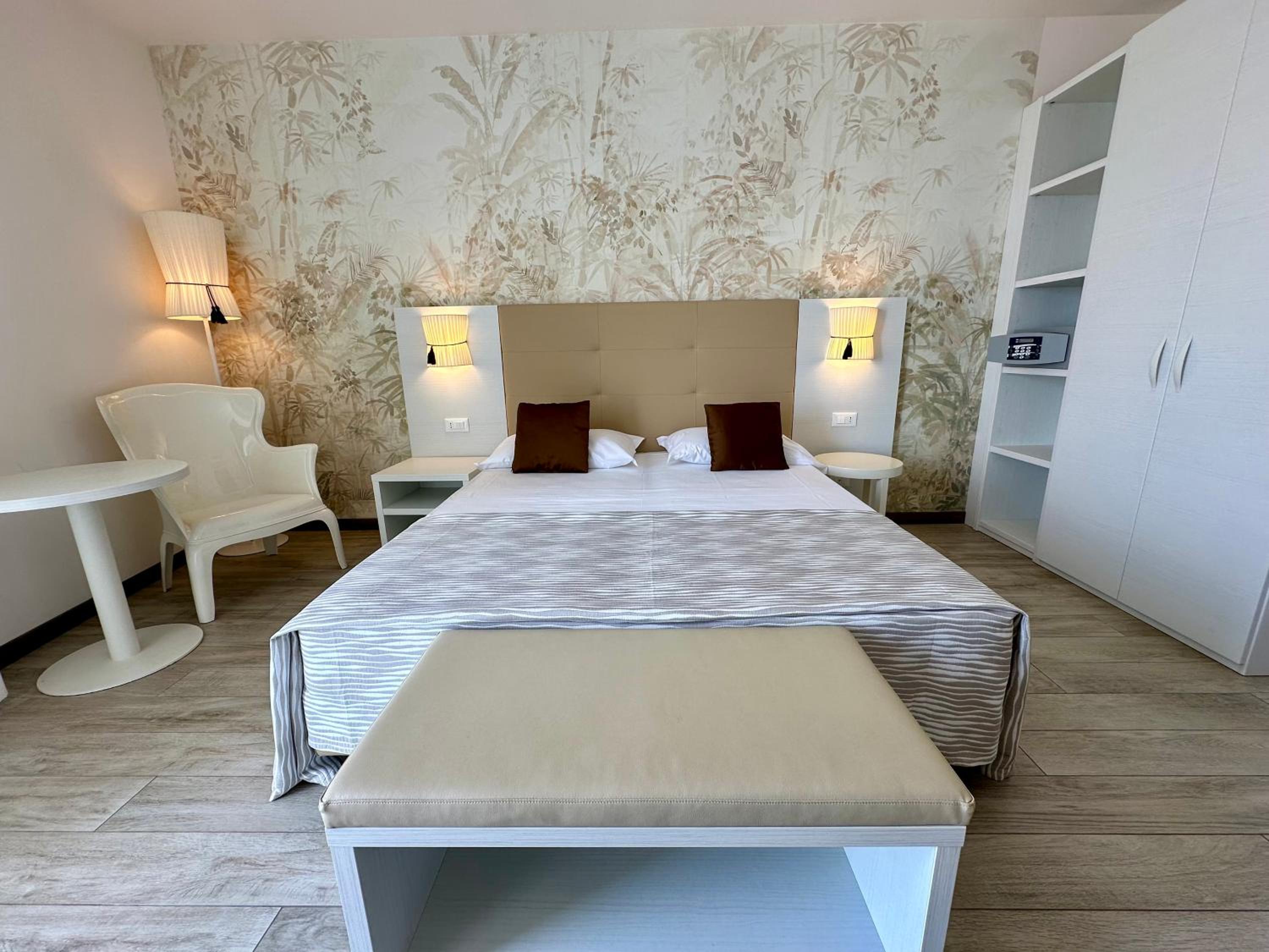Hotel Nizza Fronte Mare 17/49