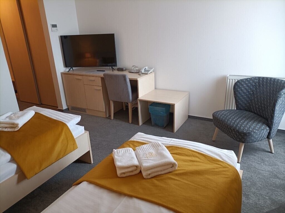 Hotel Eminent 28/45
