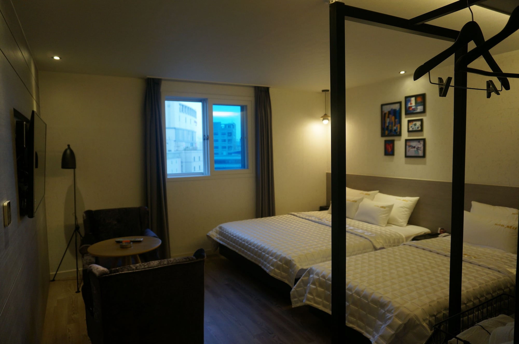 PREMIUM, TWIN BEDS