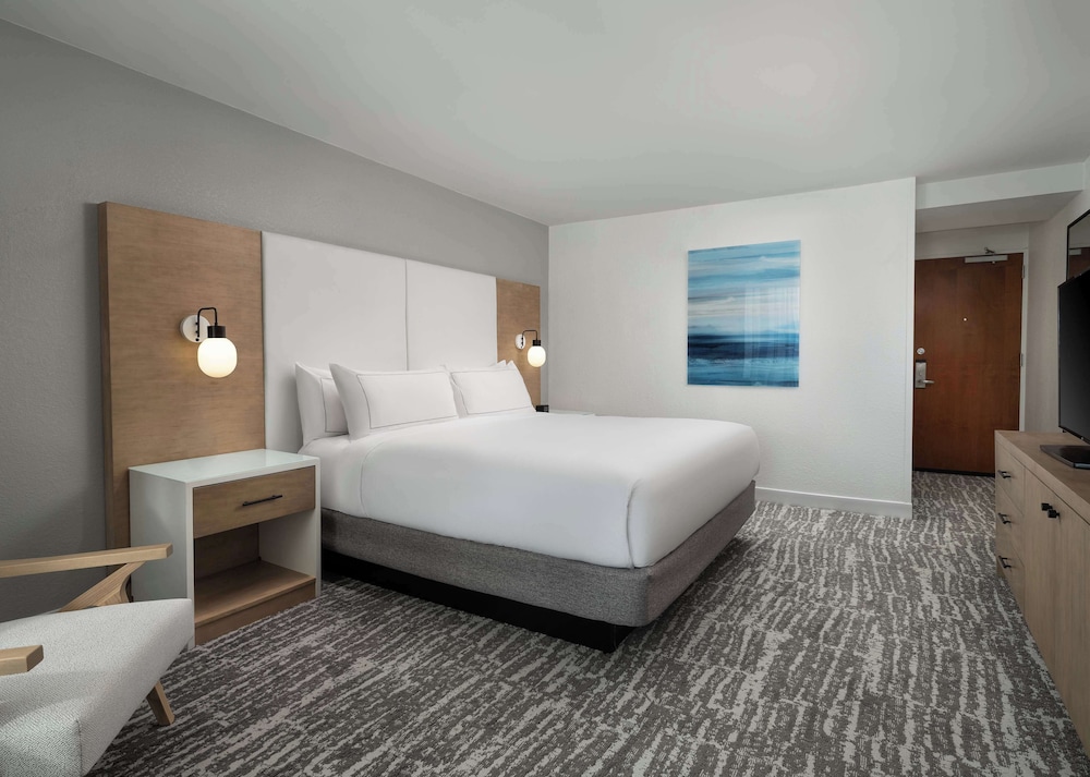 SUITE, KING BED, OCEAN VIEW, ACCESSIBLE
