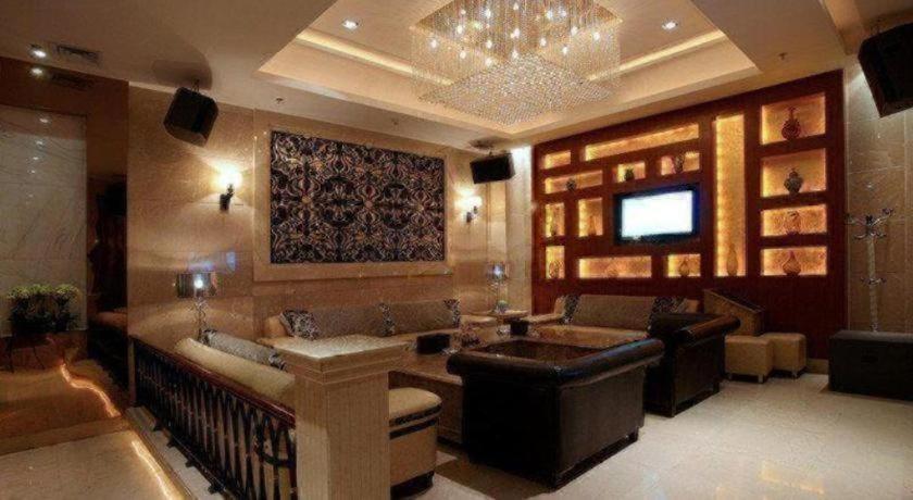 Regency Hotel 45/56