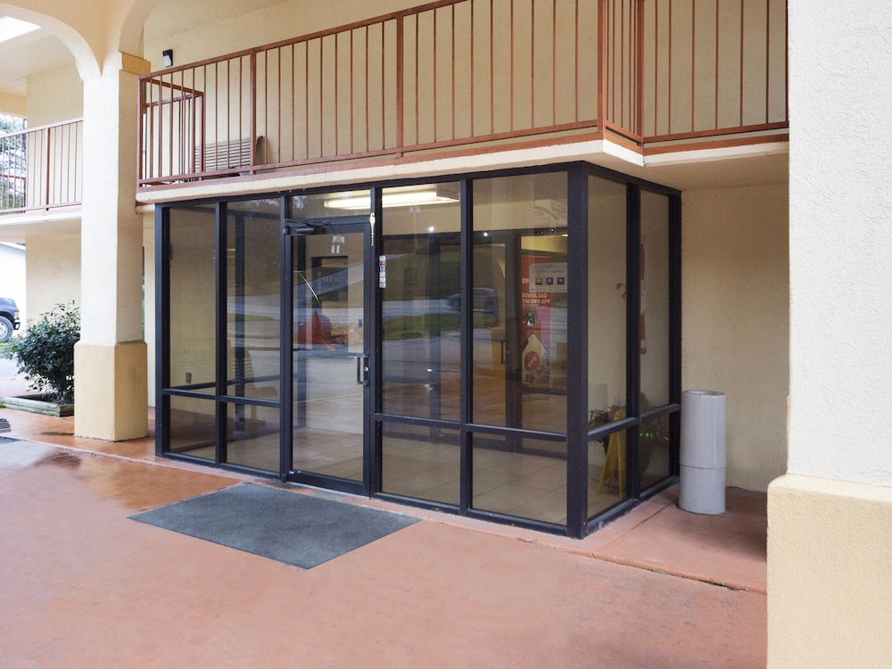 Hotel Brewton 1/49