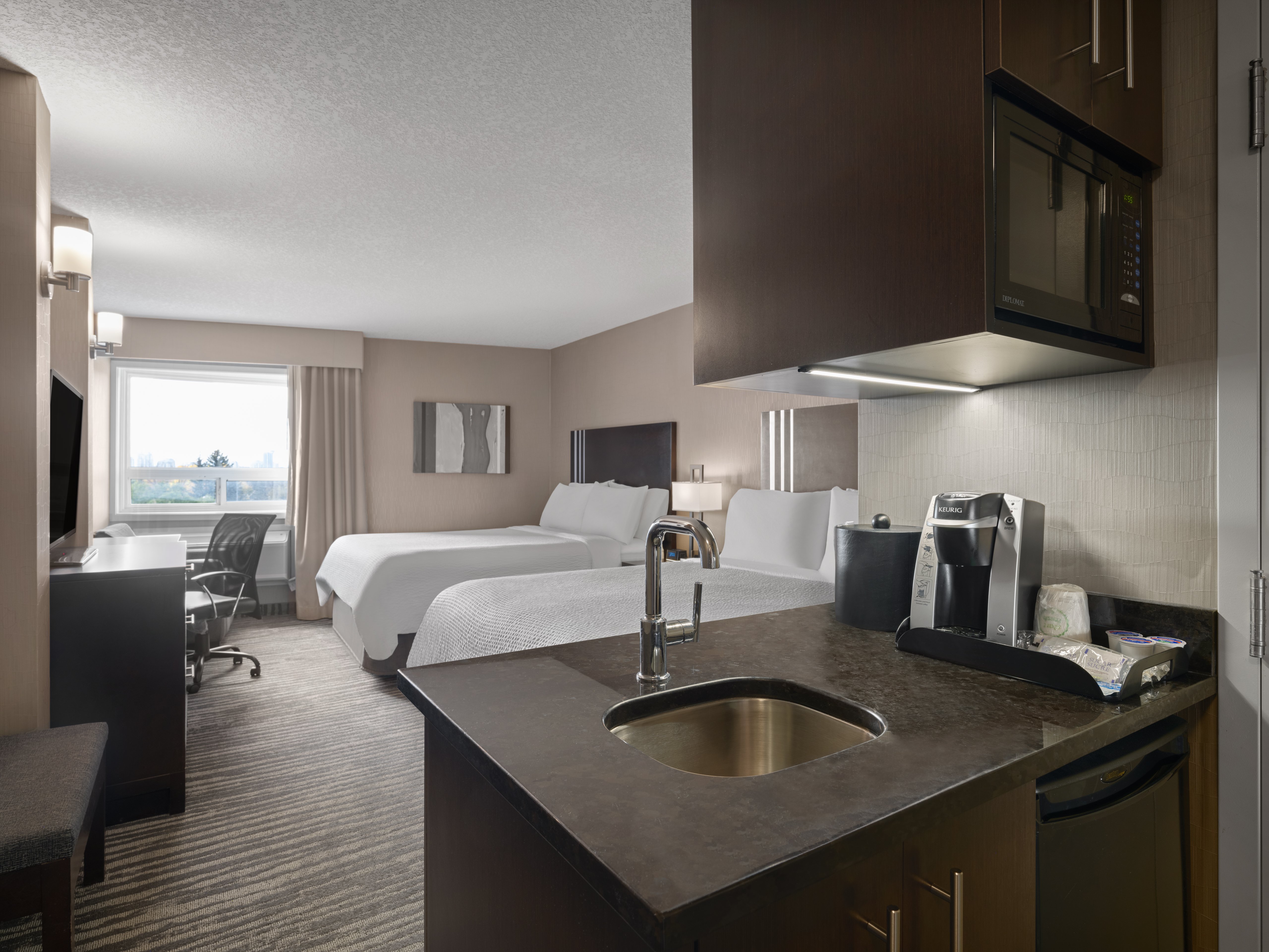 Holiday Inn Calgary- Airport 24/65