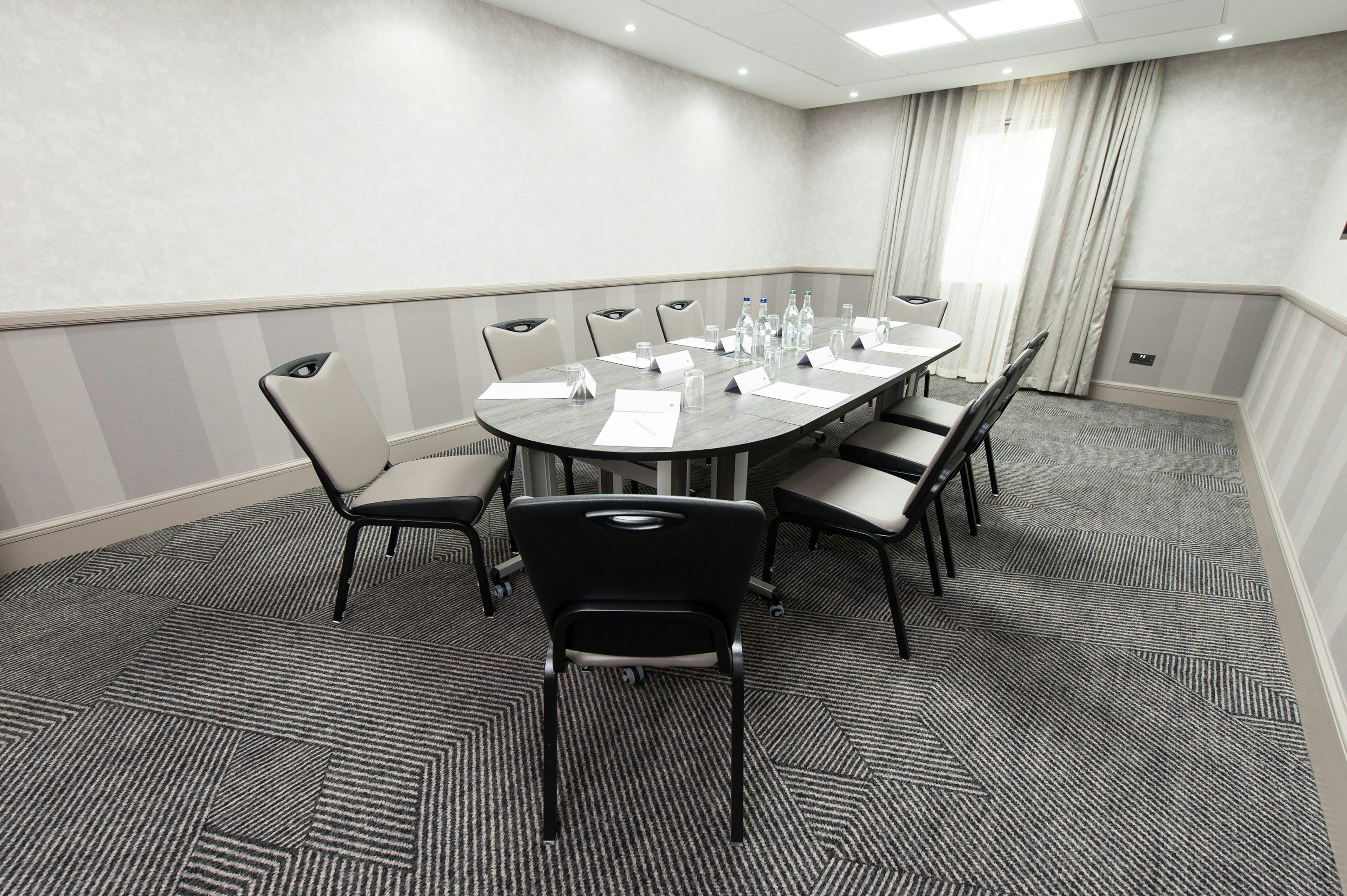 Doubletree By Hilton Edinburgh Airport 76/84