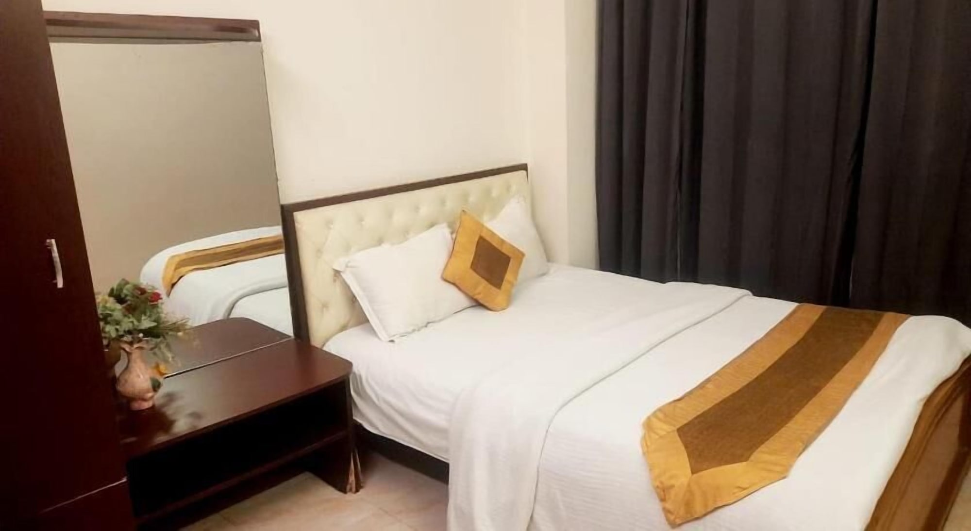 Deluxe, King Bed