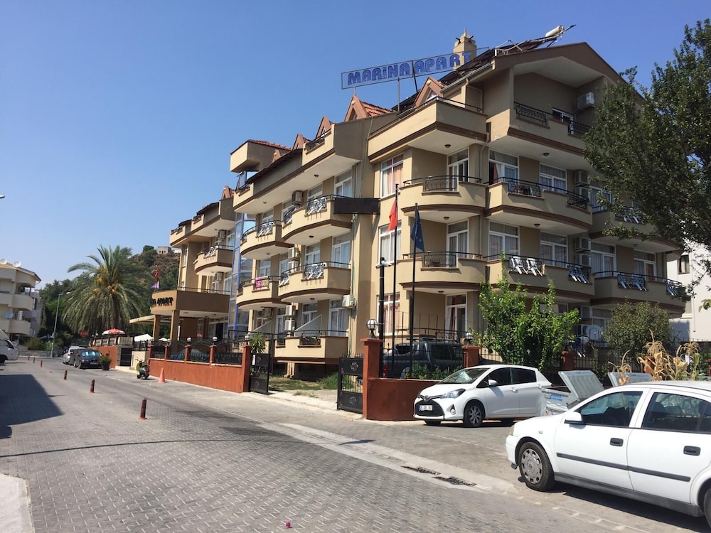 Marina Apart Hotel 41/48