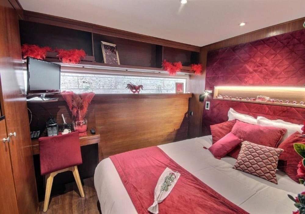 Vip Paris Yacht Hotel 13/50