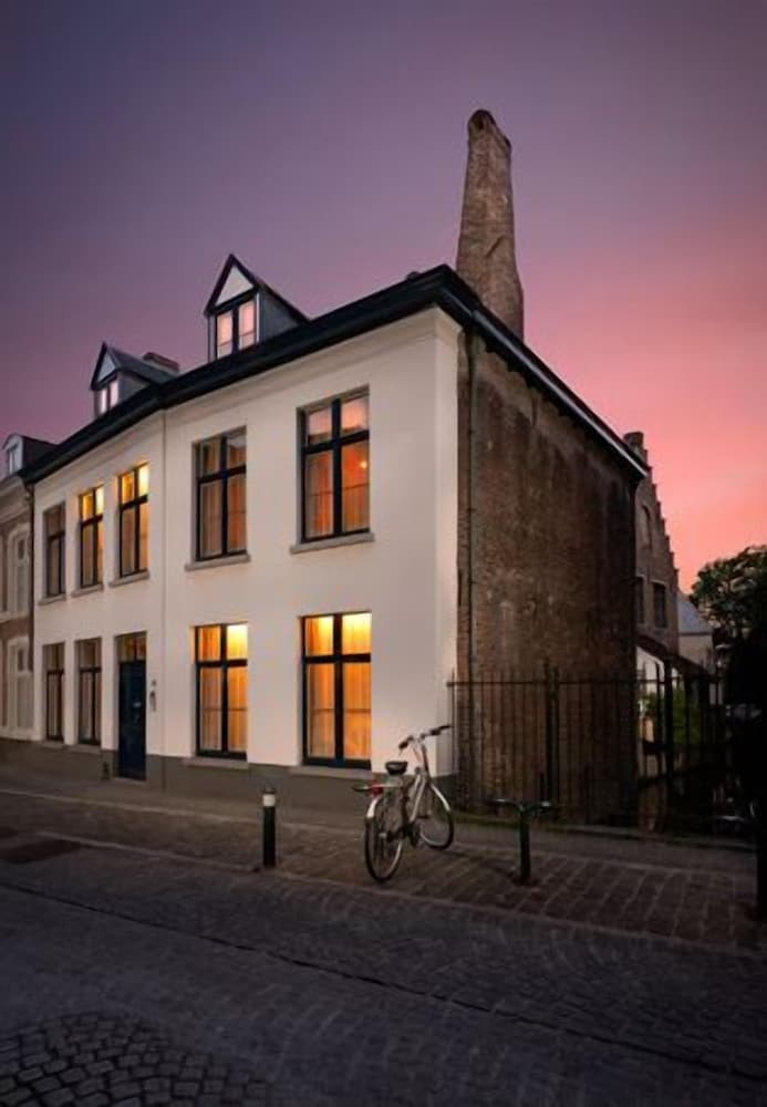 Canalside House - Luxury Guesthouse