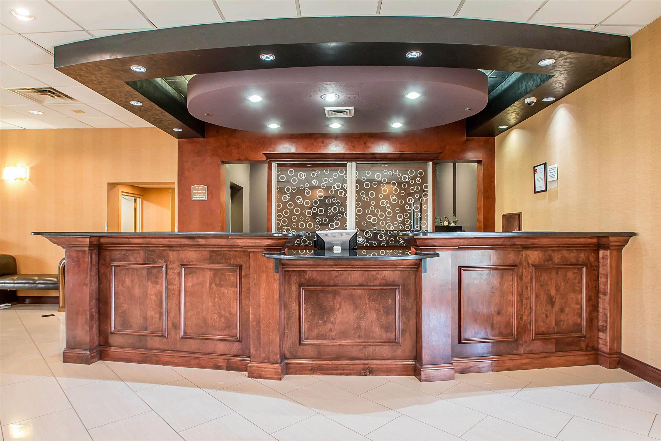 Clarion Inn Elmhurst - Oak Brook near I-88, I-290, I-294 3/43