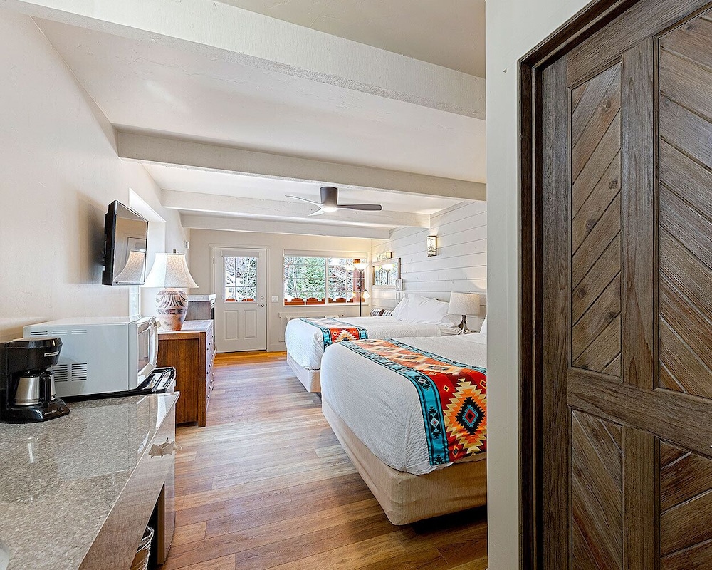 Hot Springs Inn 12/50