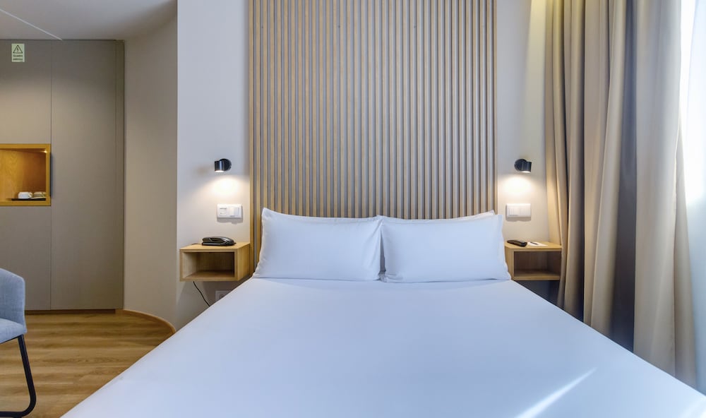 STANDARD, DOUBLE BED