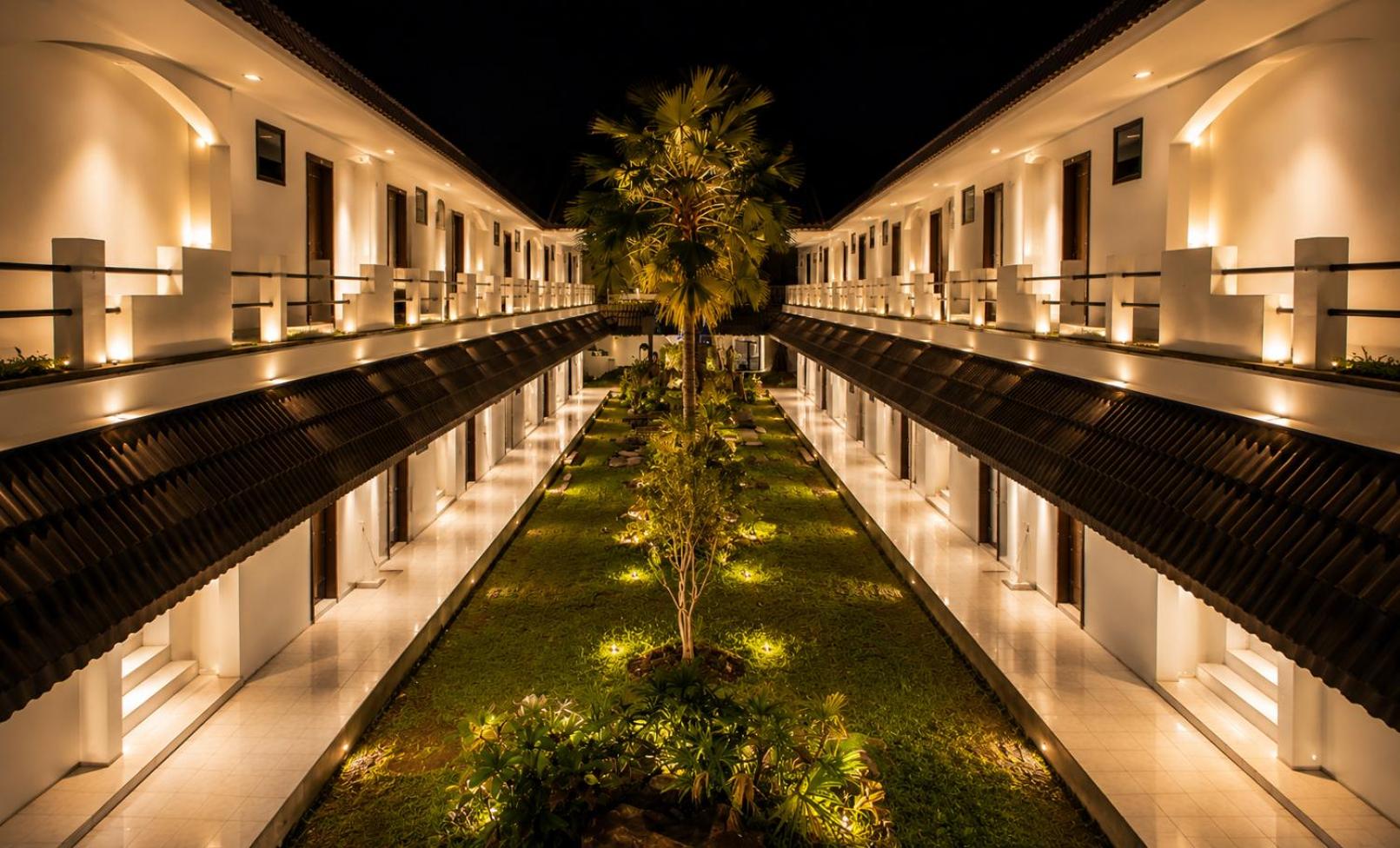 Mahkota Hotel 49/56