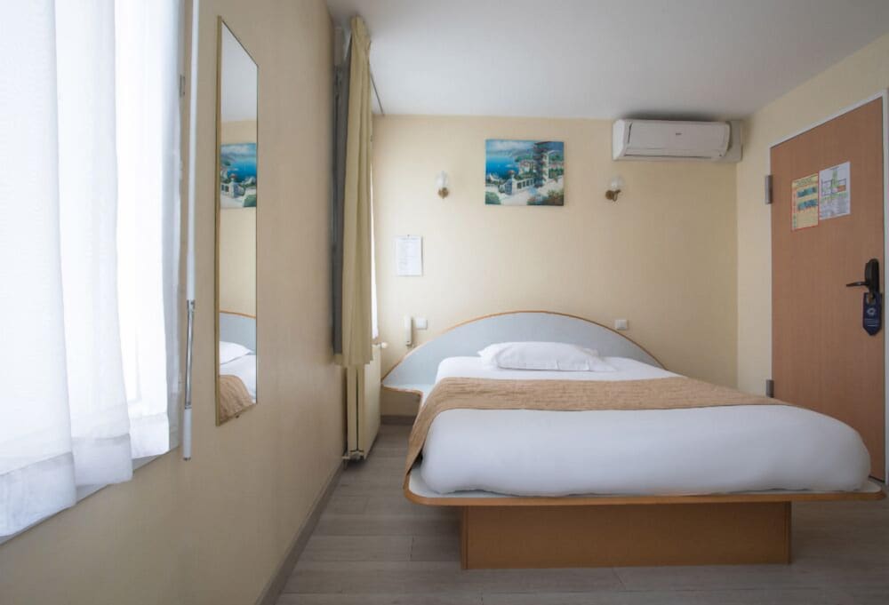Hotel de Rosny 8/49