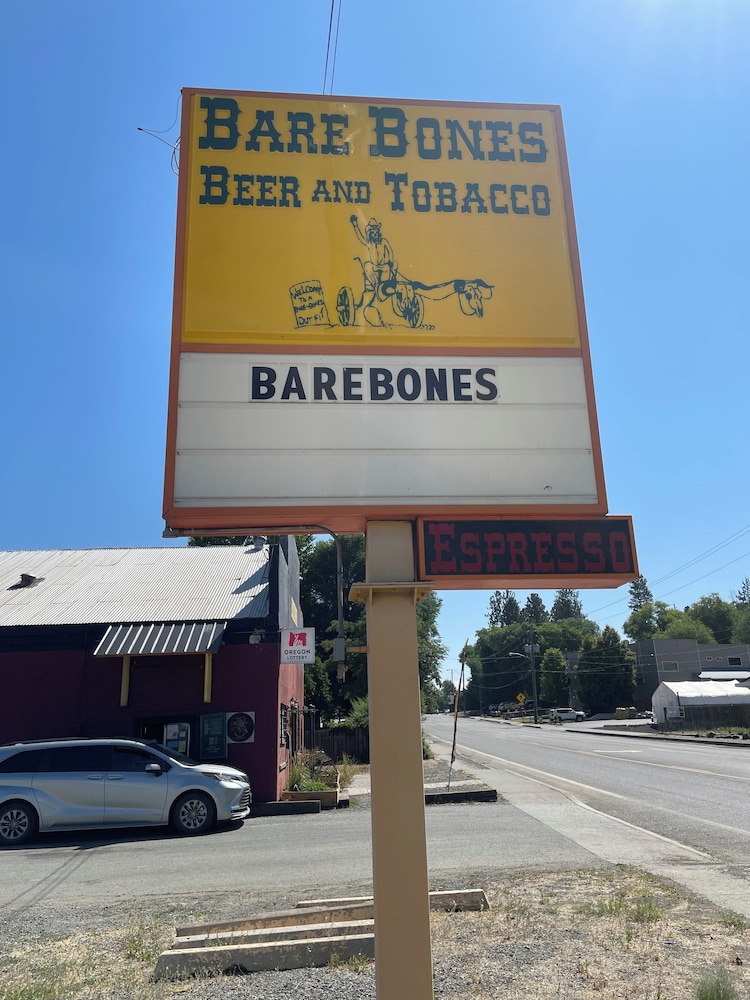 Budget 8 Motel John Day 5/50