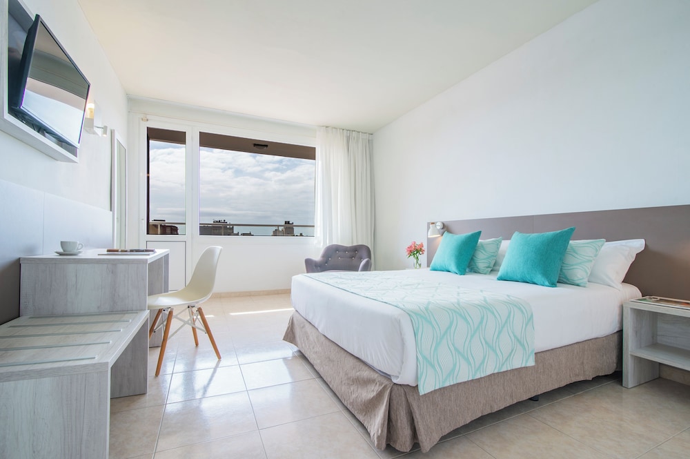 ROOM, SINGLE, DOUBLE BED