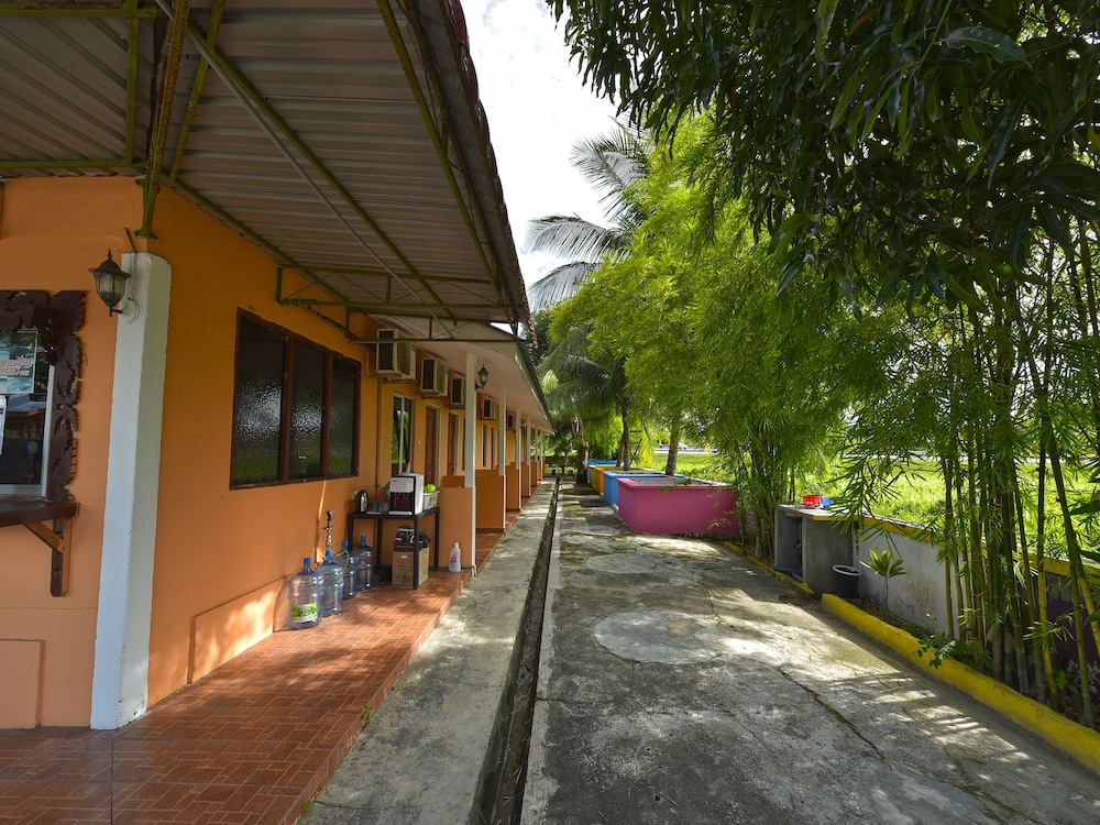 Hotel O Awan Biru Motel 32/33